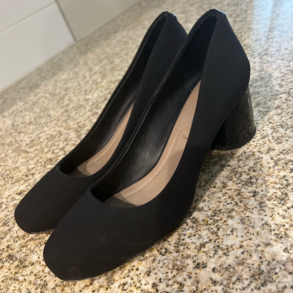 Donald J. Pliner Camy Black Mid Height Block Heel Pumps Heels Sz 7.5